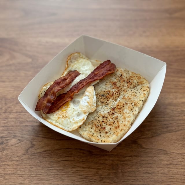 #12 Egg, Bacon, Hashbrown & Toast Plate.